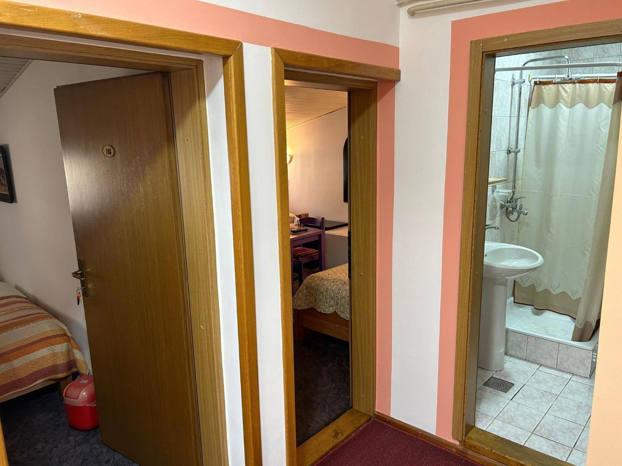Hondo Rooms & Apartments SJJ Esterno foto