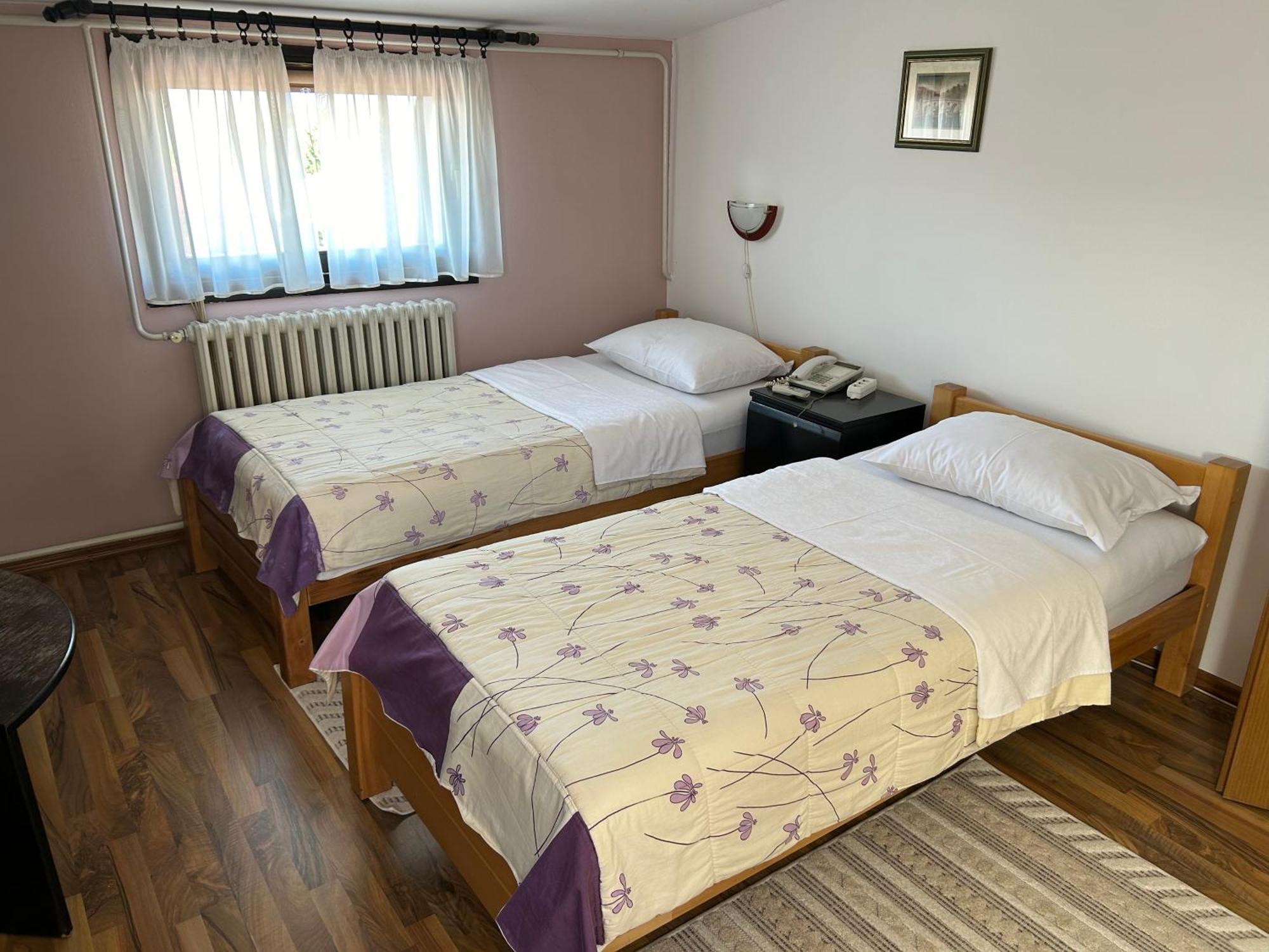 Hondo Rooms & Apartments SJJ Esterno foto